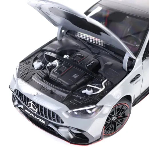 Modellino Mercedes-AMG C 63 S E Performance F1 Edition 1:18