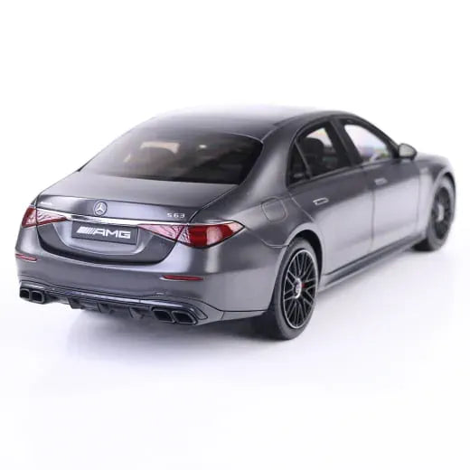Modellino Mercedes-AMG Classe S V223 63 AMG Manufaktur Graphit Grey Magno Scala 1:18