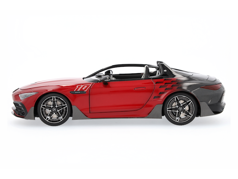 Modellino Mercedes-AMG PureSpeed R232 in Scala 1:18 NZG – Le Mans Red
