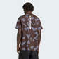 T-shirt Mercedes-AMG Marrone con Stampa Camo e Logo Adidas - Prodotto Ufficiale