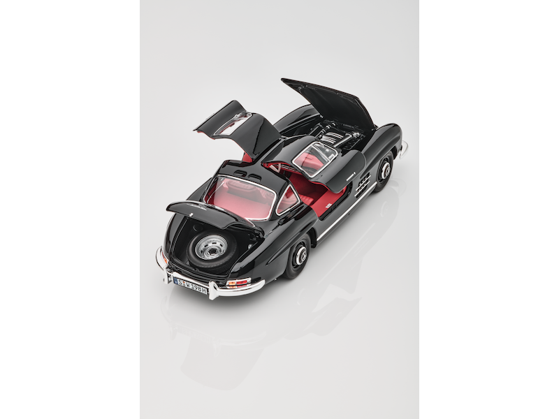 Modellino Mercedes-Benz 300 SL Coupé W 198 (1954-1963) Scala 1:18