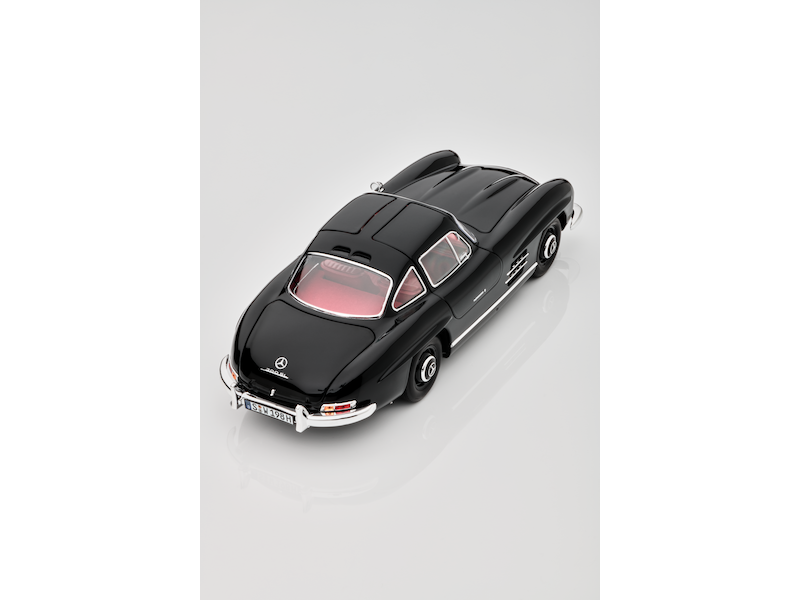 Modellino Mercedes-Benz 300 SL Coupé W 198 (1954-1963) Scala 1:18