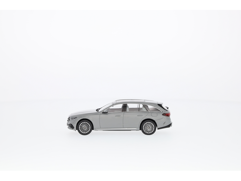 Osztály- és állomáskesztyű AMG S214 Line 1:43