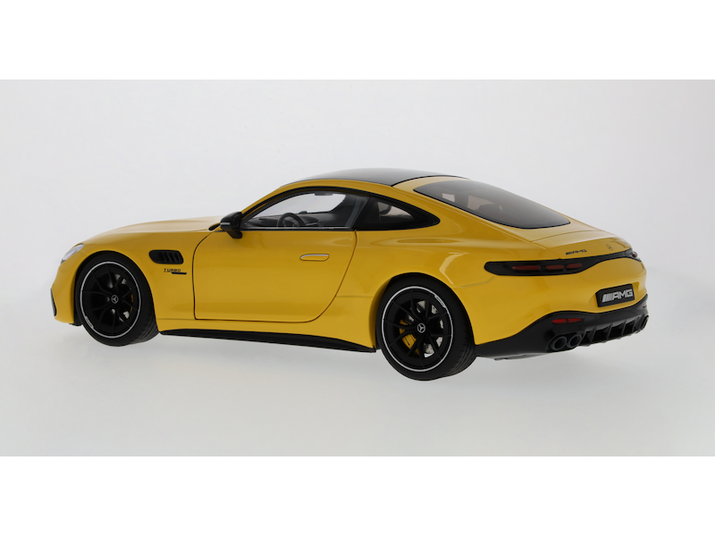 AUTO art 76332 1/18 メルセデス・AMG GT R （メタリック・イエロー）