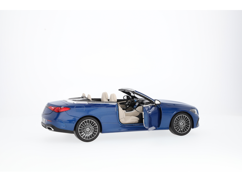 CLE Cabriolet AMG Line A236 blu spettrale scala 1:18