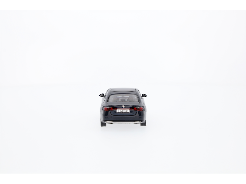 Class and, sedan avantgarde w214 blue nautical scale 1:43